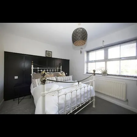 The Chic Haven Villa York Exterior photo